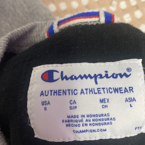 champion crewneck ⚡️ - Picture 3 of 3